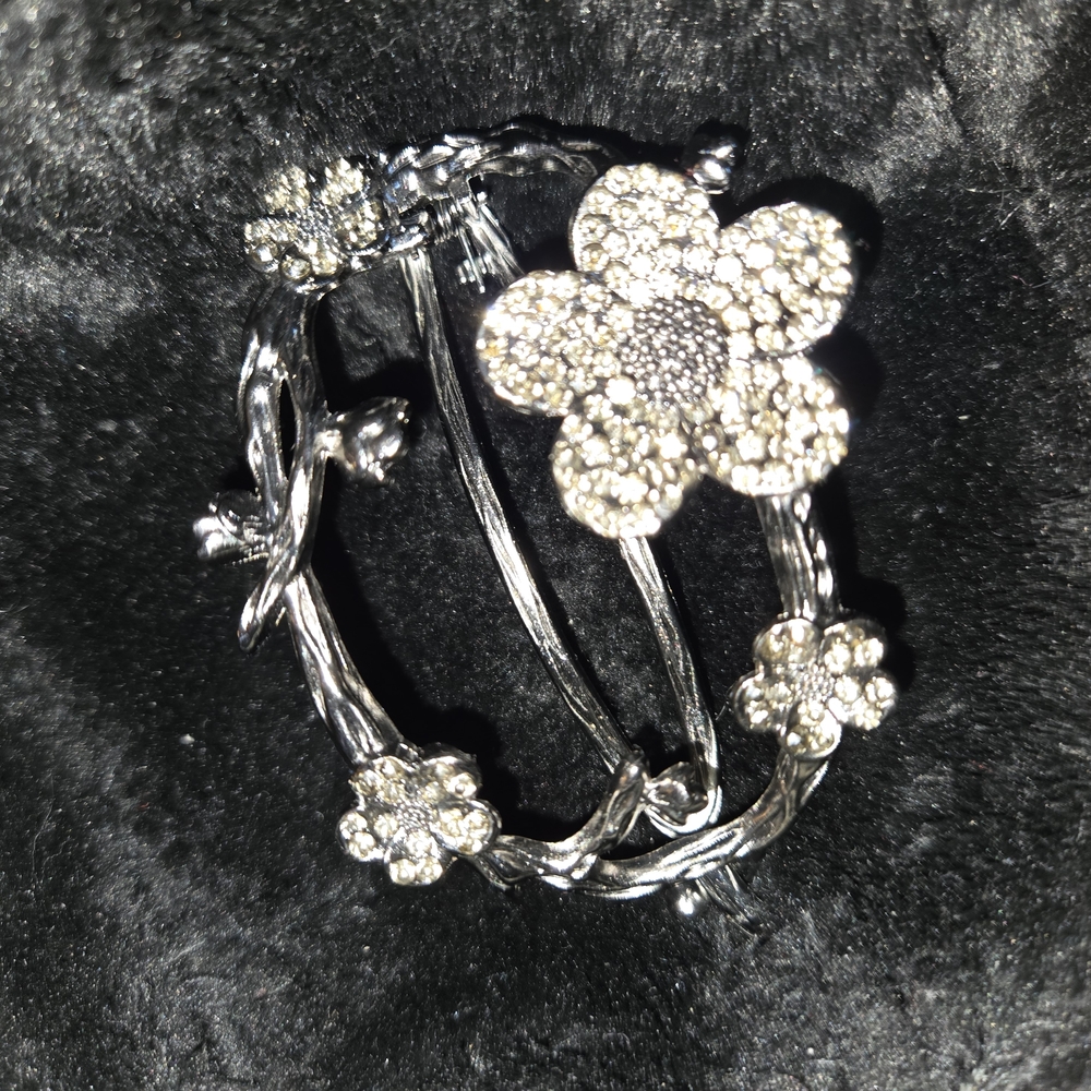 Sparkling Silver Floral Bracelet
